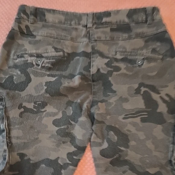 James Jeans Camouflage Boyfriend Cargo Combat Skinny Jogger Ankle Pant - Picture 11 of 12